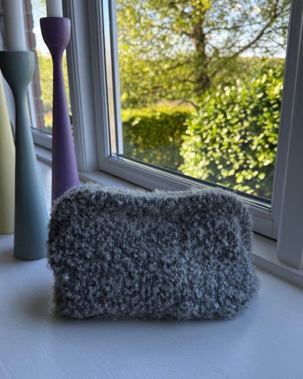 Gudrun Clutch (EN) - Image 3