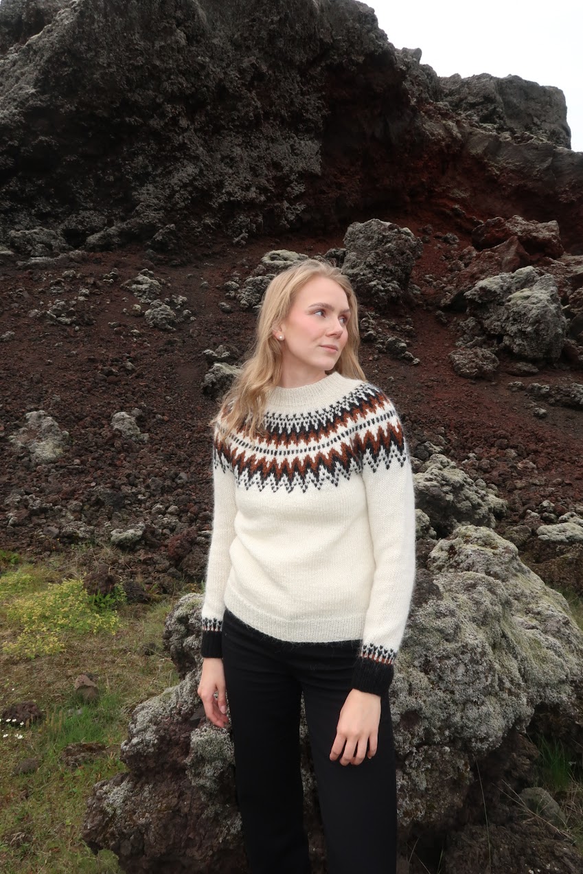 Mistur Sweater by Knitter from Iceland