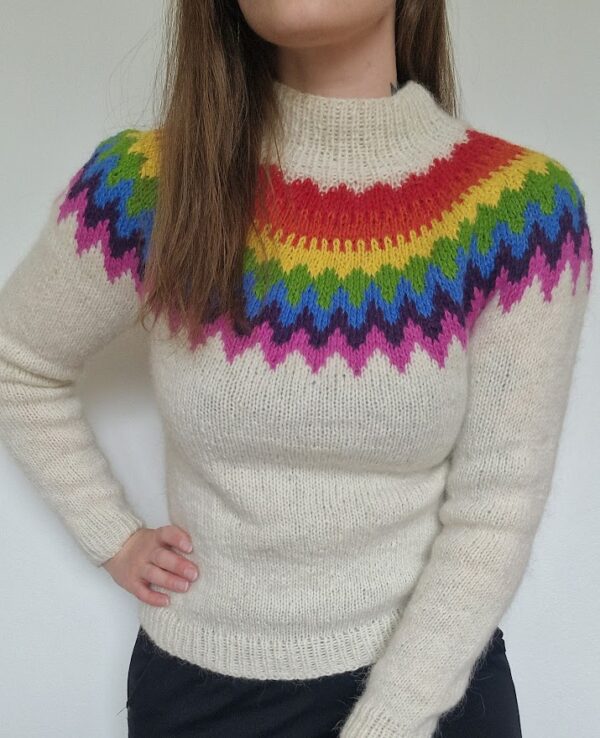 Regnbogi Sweater af Knitter from Iceland