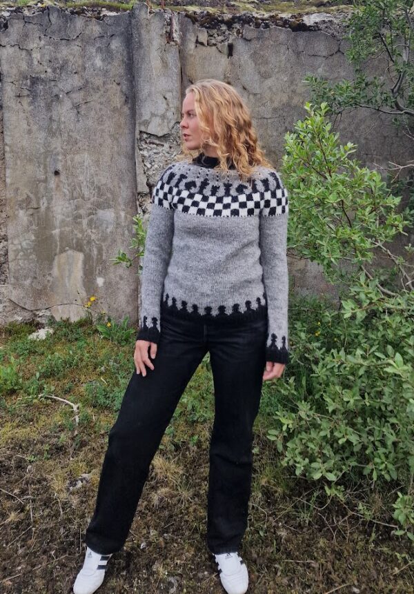 Tafl Sweater (EN) - Image 5